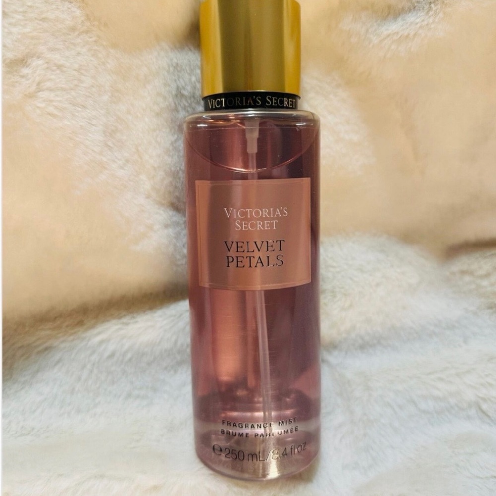 Victoria's Secret Velvet Petals Mist in Pink and Gold